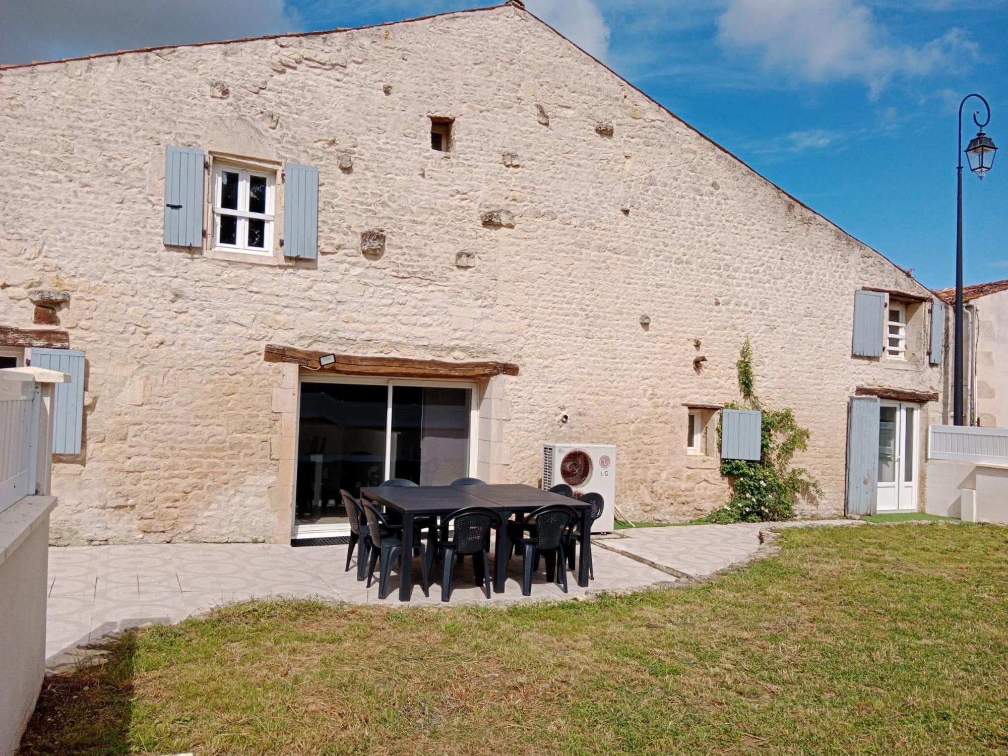 La Grange Pyratelle Villa Puyravault  ภายนอก รูปภาพ